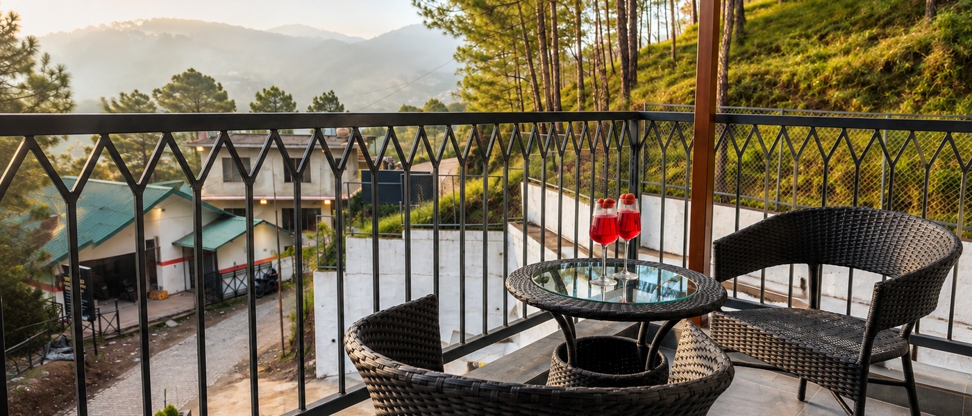 Family_Jacuzzi_Suite_03_1400x600