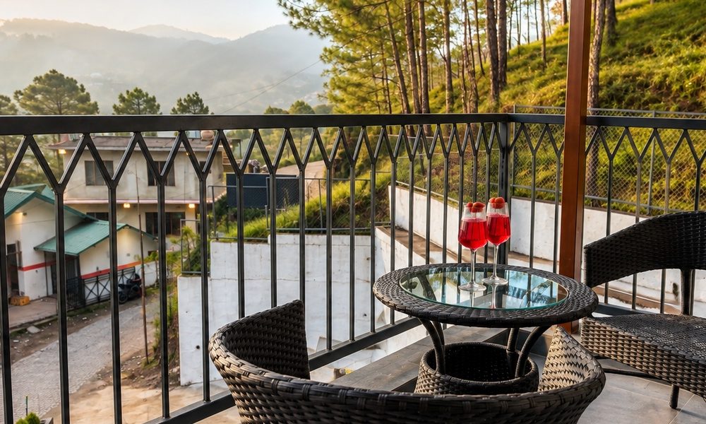 Family_Jacuzzi_Suite_03_1400x600
