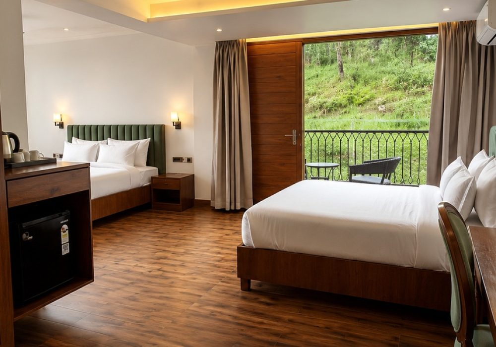Family_Jacuzzi_Suite_08_1400x600