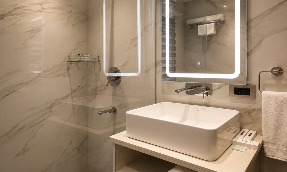 Jacuzzi_Suite_01_1400x600